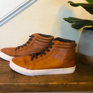 Boys Old Navy High Tops, size 6